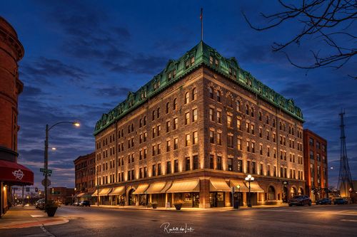 Illinois House with lighting